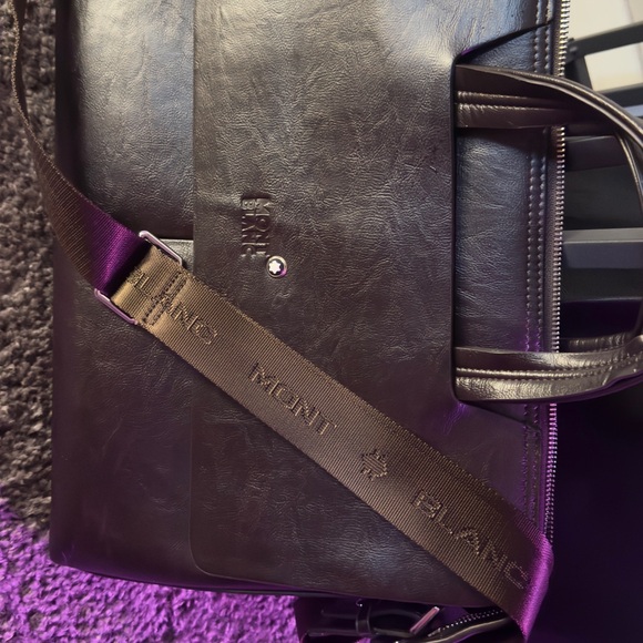 This is an authentic Montblanc messenger bag. Lightly used! - Picture 3 of 6